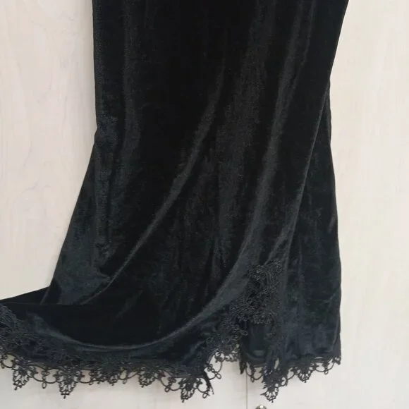 Velvet and Lace Mini Dress- Goth - Picture 4 of 5